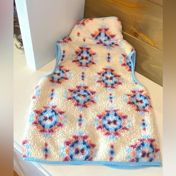 Native Sherpa Vest - Picture 2 of 2